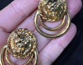 Gold Lion Face Square Vintage Clip Back Earrings - Anne  display picture 1