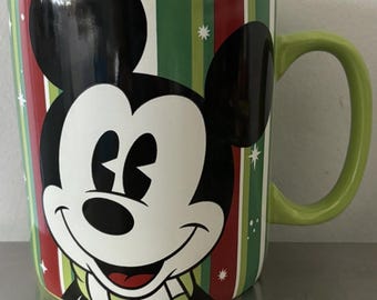 Disney Galerie übergroße Mickey Mouse Weihnachtsferien Kaffeetasse hält 24oz oder 30oz. sehr guter Zustand. Ich habe 4 davon.