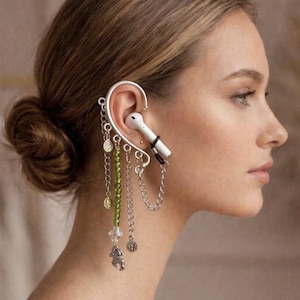 AirPods Holder Ear Cuff for Non Pierced Ears, Anti Lost Jewelry for Trendy Tech Lovers, Unique Gift for Edgy Moms, Boho Silver Ear Wrap