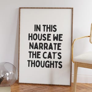 Póster "En esta casa narramos pensamientos de gatos", lámina divertida de gatos, póster moderno de gatos, arte con frases humorísticas sobre gatos, arte mural para amantes de los gatos, regalo para dueños de gatos
