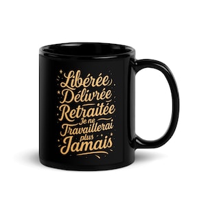 Retirement mug for women – Funny gift “Freed, delivered, retired” – Original idea for retirement with humorous message