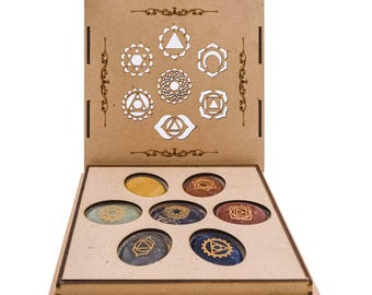 Reiki 7 Chakra Set in natural stone, 7 engraved pebbles, handmade wooden box