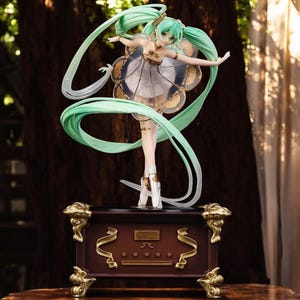 Anime Miku Figur | Elegante Fantasy Charakter Statue | Limited Edition PVC Figur | Mit Spieluhr | Geschenk für Anime Fans | Schreibtisch Ornament