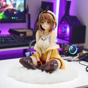 Atelier Ryza Figure | Reisalin Stout Sitting Statue | Negligee Anime Girl Figurine | PVC Collectible Model | Gift for JRPG & Anime Fans