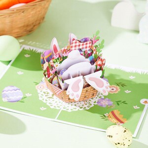 Cartão de felicitações pop-up 3D com cesta de coelho da Páscoa