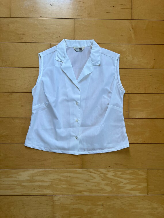 V NECK RIBBON TIE DETAIL BUTTON DOWN CROP TOP