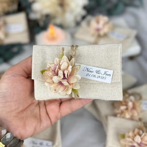 Sapone profumato alla lavanda personalizzato, bomboniere per gli ospiti di nozze, bomboniere con sapone per addio al nubilato, bomboniere con sapone fatto a mano, bomboniere con sapone profumato per matrimoni