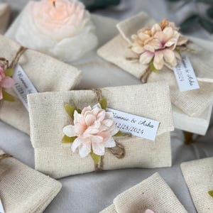 Sapone profumato alla lavanda personalizzato, bomboniere per gli ospiti di nozze, bomboniere con sapone per addio al nubilato, bomboniere con sapone fatto a mano, bomboniere con sapone profumato per matrimoni