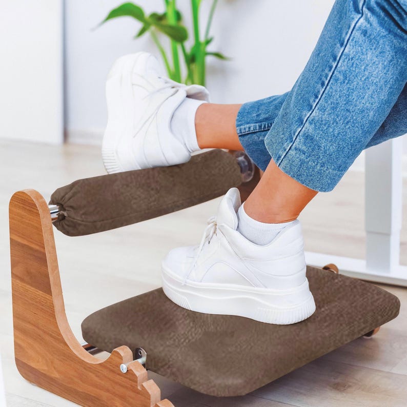 ergonomic footrest
soft microfibre
footrest suede finish
ankle cushion wooden
footrest adjustable
footrest under desk
footrest rocking
footrest office
foot support for posture