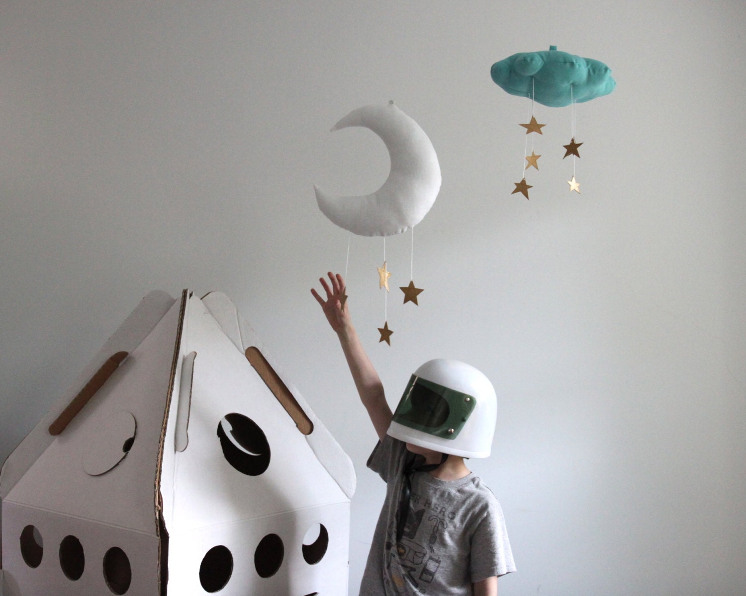 Moon Mobile - Lin et Faux Vinyle Métallique, Décoration de Pépinière/Livraison Gratuite Aux États-Un