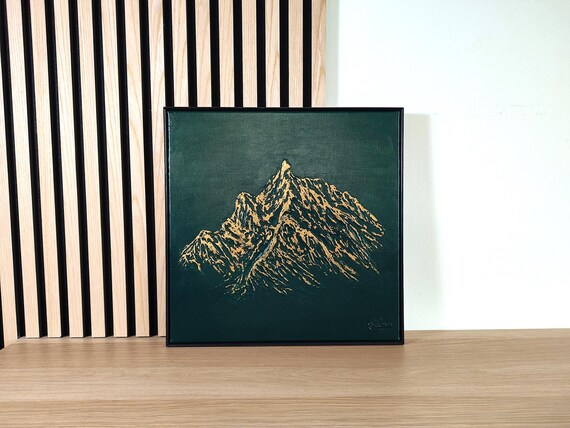 Grüner Berg: strukturiertes handgemaltes Acrylbild mit Blattgold (40 x 40 cm)