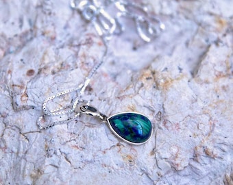 Sterling Silver Pendant in the shape of a drop, Eilat Stone