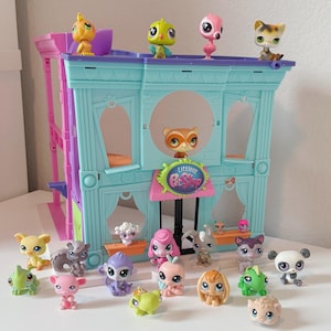 20 Pets Littlest Pet Shop Lot LPS City Playset House Mixed Gens + minis