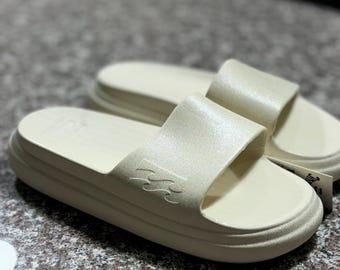 Billabong Ivory Glitter Platform Slides - Women's Size 9