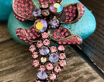 Vintage Inspired Rhinestone Flower Brooch: Pink and  Lavender Crystal Stylish Grapevine Design