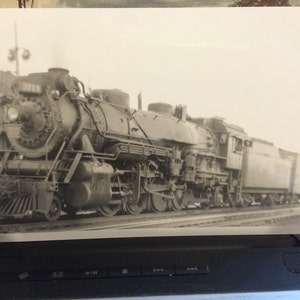 Photograph 6 x 5 Burlington ontario circa 1954 g.n. 2-8-2 #3713 railroad engine.