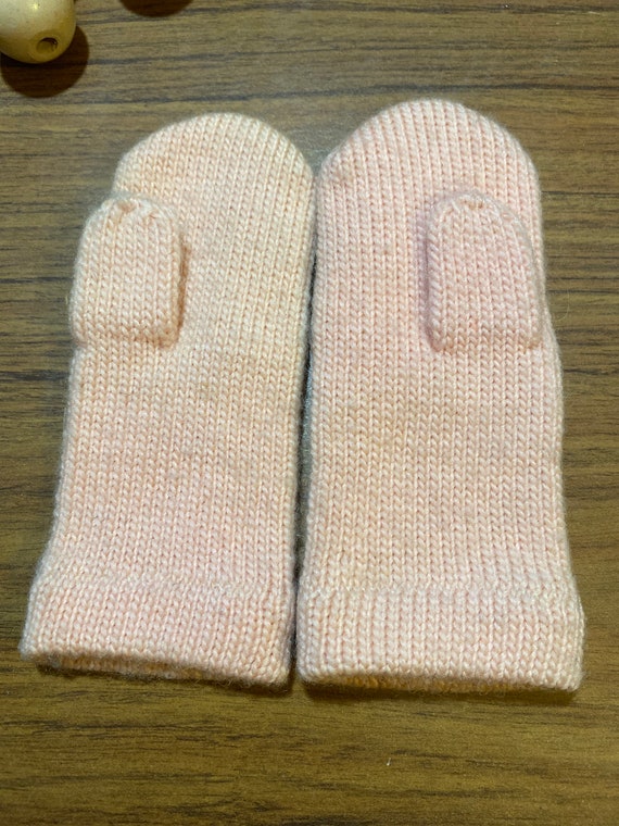 Vintage 50s era baby gloves - image 3