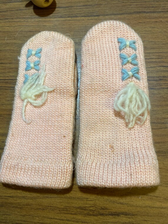 Vintage 50s era baby gloves - image 2