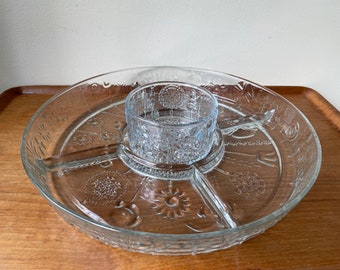 Danish Modern Divided Serving Glass Plate by Italglass, Attributed to Oiva Toikka "Flora", Hors-d'œuvre Platter, Chip N Dip, Vintage