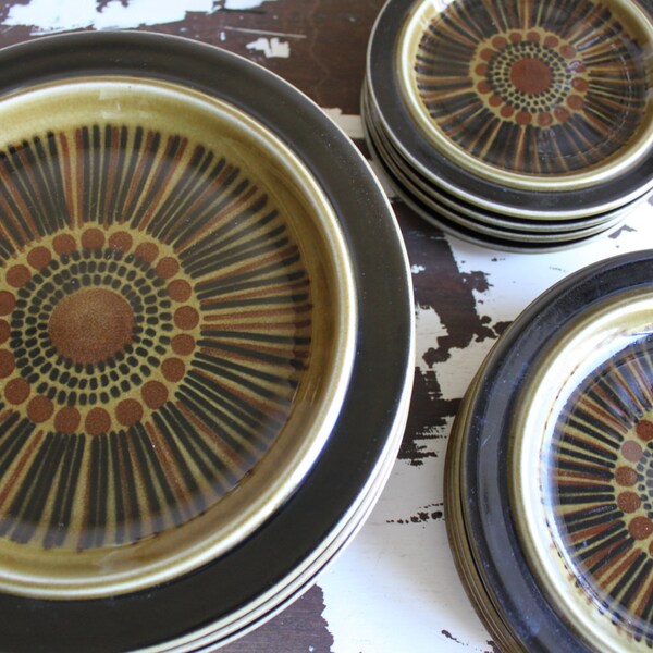 Reserved for Takuya; Arabia Finland Kosmos 12pcs Set, 4 Dinner Plate, 4 Salad Plates, 4 Bread Plates