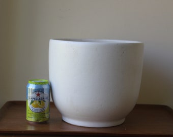 Vintage Gainey Architectural Planter Pot T-10,  Matte White, Modernist, Mid Century Modern