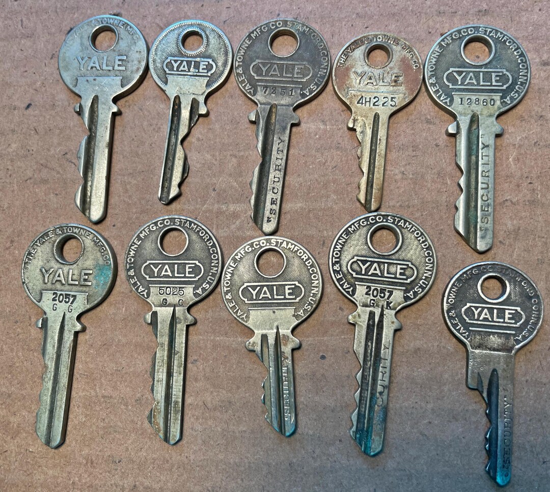 Lot of 10 Vintage Yale Keys - Etsy