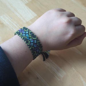 Bracelet - Large Friendship Thread Bracelet for Friends, Gift for Birthday & Special Occasions, Colorful Wristbands