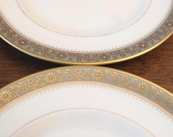 ロイヤルウースター ディナープレート、紫、青、黄、赤の花柄ボーダー