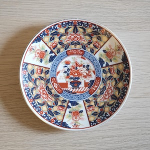 Vintage Decorative Collectable Floral Plate, Oriental Asian Japanese Chinese Style, Contains Lead. Taiwan. Wall Hanging, Ring Dish Idea