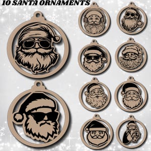 Puede incluir: Diez adornos de madera de Papá Noel en varios diseños. Cada adorno presenta una cara de Papá Noel con barba, gorro y gafas de sol. El texto "10 SANTA ORNAMENTS" está en la parte superior. Los adornos son circulares con un agujero para colgar.