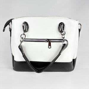 Calf Leather Shoulder Bag: Luxury Handbag with Organizer Pockets