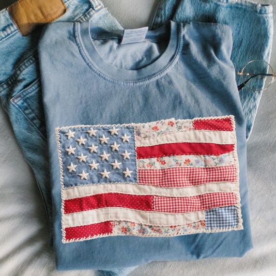 Comfort Colors® Faux Patchwork American Flag Shirt - 250th Years Patriotic Fourth Of July T-shirt - Vintage Faux Quilted USA Graphic T-shirt