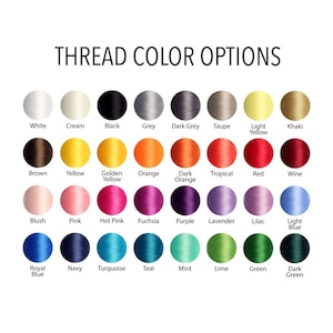 Puede incluir: Una carta de colores que muestra las opciones de color del hilo. La carta incluye una variedad de colores, como blanco, negro, gris, amarillo, naranja, rojo, rosa, morado, azul y verde. Cada color est&aacute; etiquetado con su nombre.