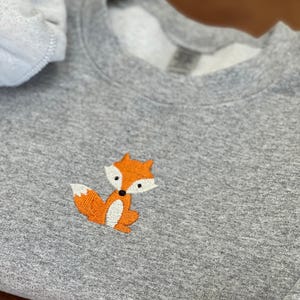 Embroidered Fox Sweatshirt: Minimalist Unisex Crewneck