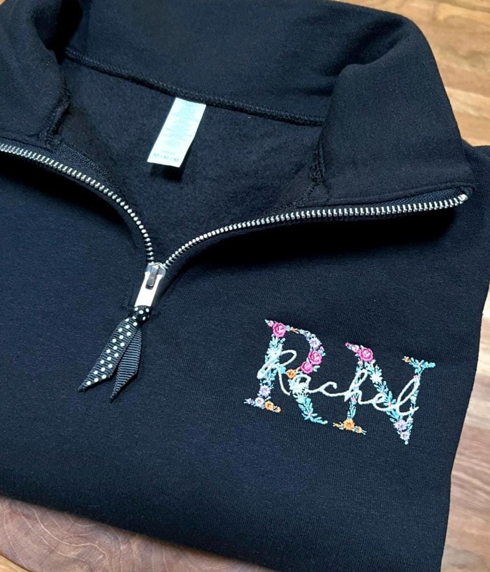 スウェット・トレーナー [GRAVER]FLOWER DOT EMBROIDERY COLLAR HALF ZIP-UP SWEATSHIRT GRAVER(グレーバー) - Flower dot embroidered half zip-up