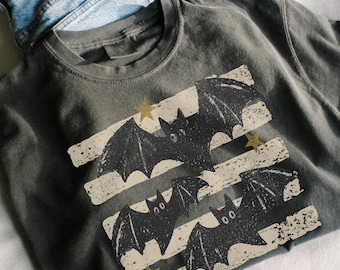 Comfort Colors Halloween Bats Stripes Shirt - Retro Halloween Tee - Fall Retro Bats Preppy Boho Print