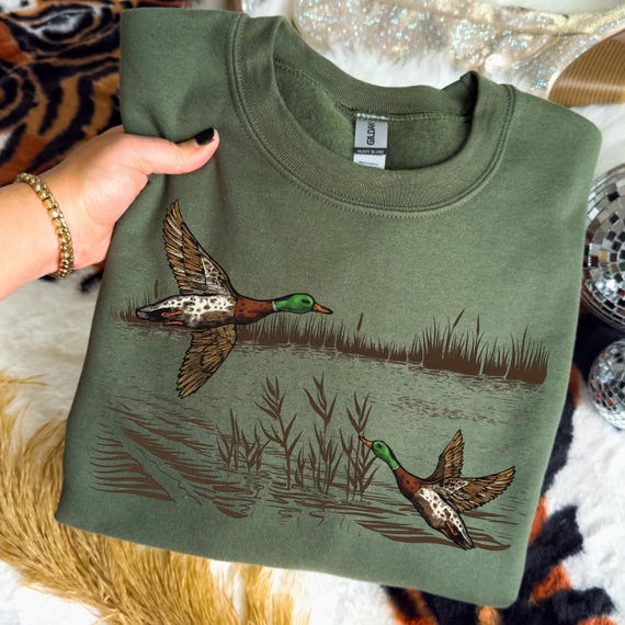 Retro Mallard Ducks Sweatshirt - Vintage Birds Waterfowl Image Sweatshirt - Fall Pond with Ducks Boho Sweatshirt - Nature Animal Lover Shirt
