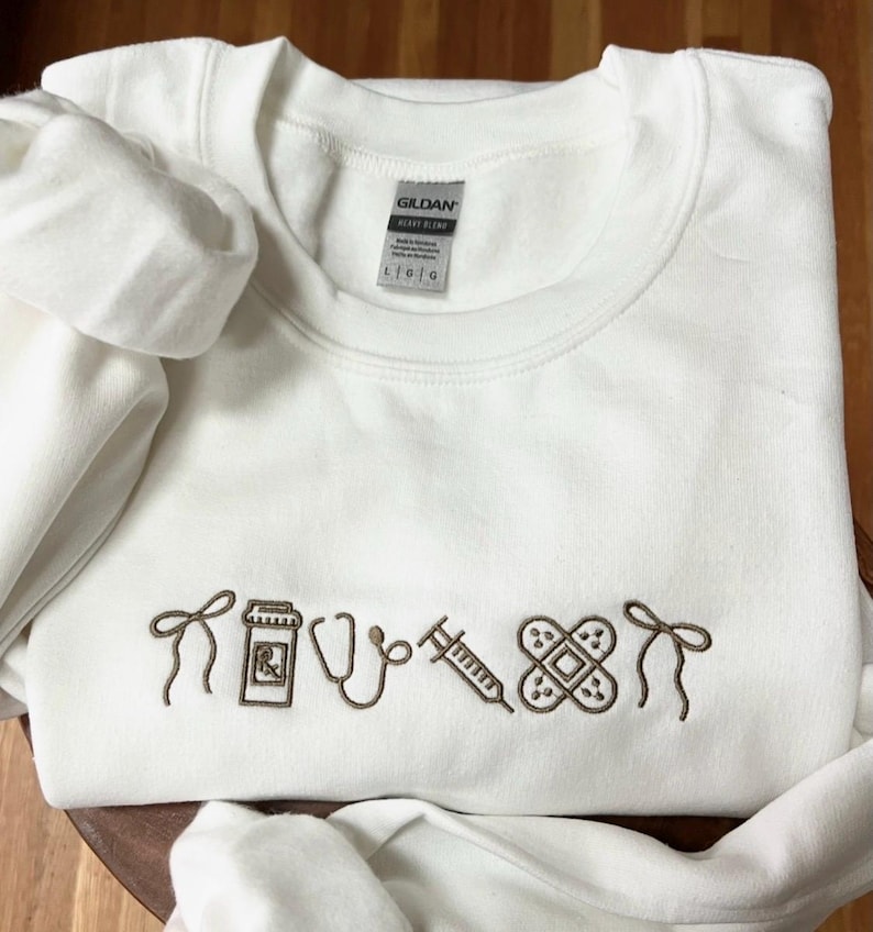 Embroidered Nurse Icons Sweatshirt - Medical Professional Sweatshirt - Nurse, Assistant, Doctor, Hospital Crew Style Sweatshirt - Nurse Gift imagem 5
