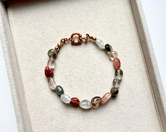 Handgemaakte edelstenen armband met toermalijnkwarts en natuurstenen, delicate armband, sieraad van natuursteen, cadeau voor haar