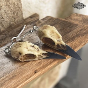 Raven Skull Earrings – Gothic Bird Skull Jewelry in Bone Skull Design, Unique Gothic Style Earrings for Women and Men