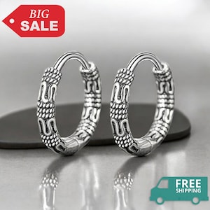 Vintage Ethnic Wave Pattern Hoop Earrings – Small Antique Silver Huggie Earrings for Women, Stylish Piercing Jewelry, Unique Gift