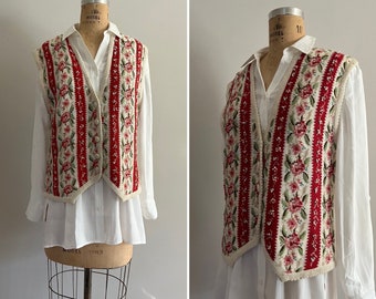 Vintage 1990s Embroidered Floral Knit Sweater Vest l Susan Bristol Knit Vest l S - M/L