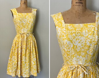 Robe fleurie jaune en coton piqué des années 60 l Robe d'été fleurie années 60