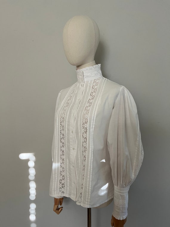 1980s Laura Ashley White Cotton and Crochet Lace … - image 6