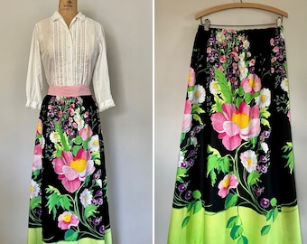 Falda con estampado floral de la década de 1970 l Falda con estampado floral grande con cintura elástica / Mediana