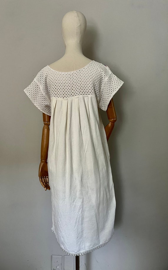 1970s Dress / 70s Crochet Lace and Ribbons Embroi… - image 8
