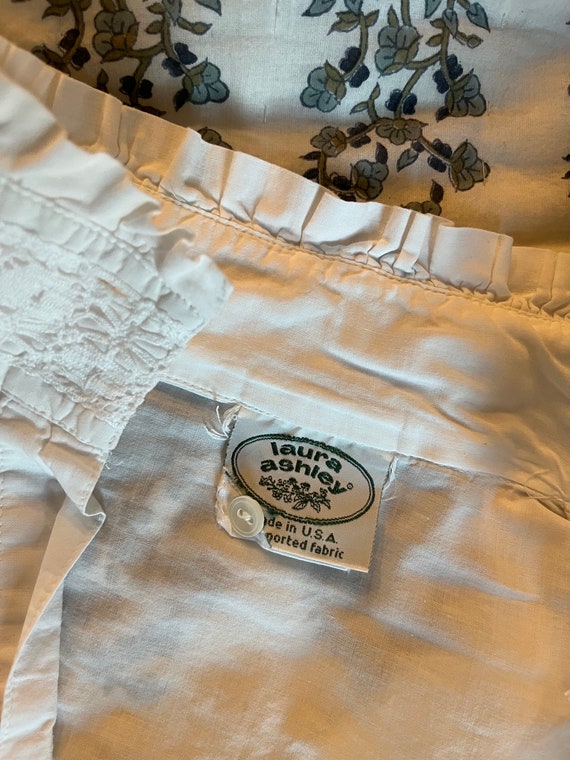 1980s Laura Ashley White Cotton and Crochet Lace … - image 10