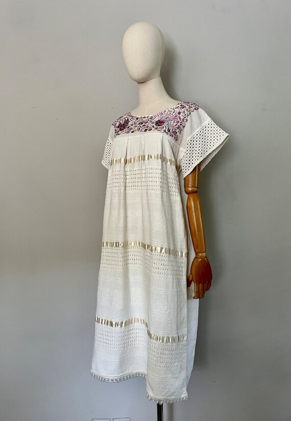1970s Dress / 70s Crochet Lace and Ribbons Embroi… - image 6
