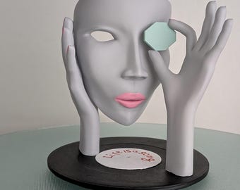 Estatua abstracta de cabeza gris / Pieza decorativa para estante / Arte con base de vinilo "La vida es una canción"