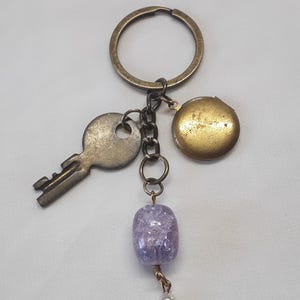 Locket Keychain, Vintage Round